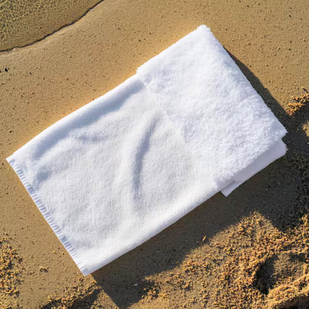 Diamond Collection Beach Towel: 100% Cotton, White (1.67lbs).